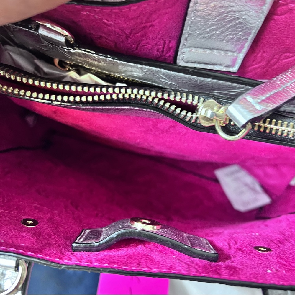 NWT Betsey Johnson Shop Around The Clock Tote, Silver, Heart Logo, Crossbody - Picture 11 of 16